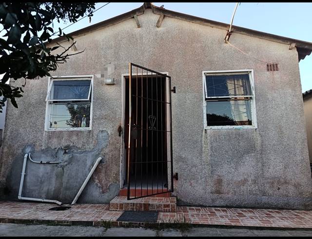 3 BEDROOM FREEHOLD FOR SALE IN MXOLISI PHETANI